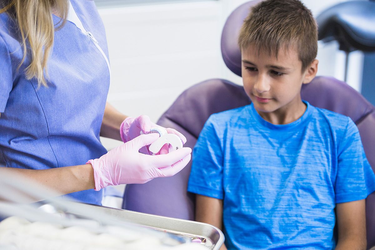 Les premiers signes qu’un enfant devrait avoir recours à un traitement orthodontique