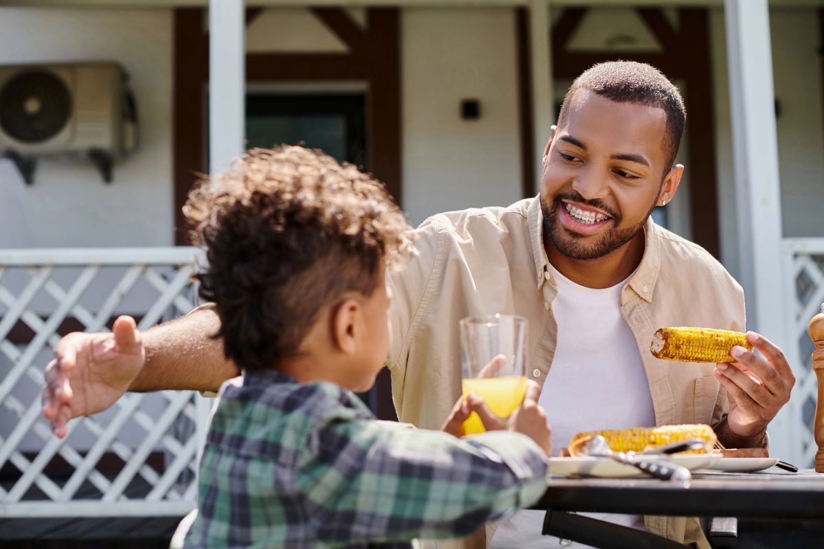 Barbecue et brochettes : aliments d’été à éviter quand on porte un appareil