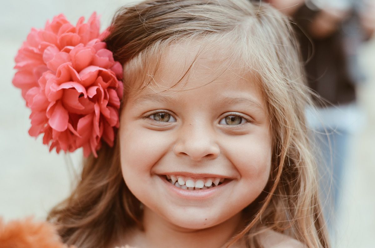 Est-ce qu’un enfant peut débuter un traitement d’orthodontie avec encore des dents de bébé?