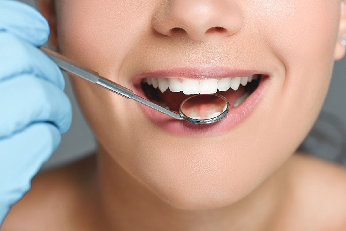 Pourquoi est-ce que les dents bougent après avoir porté un appareil dentaire?