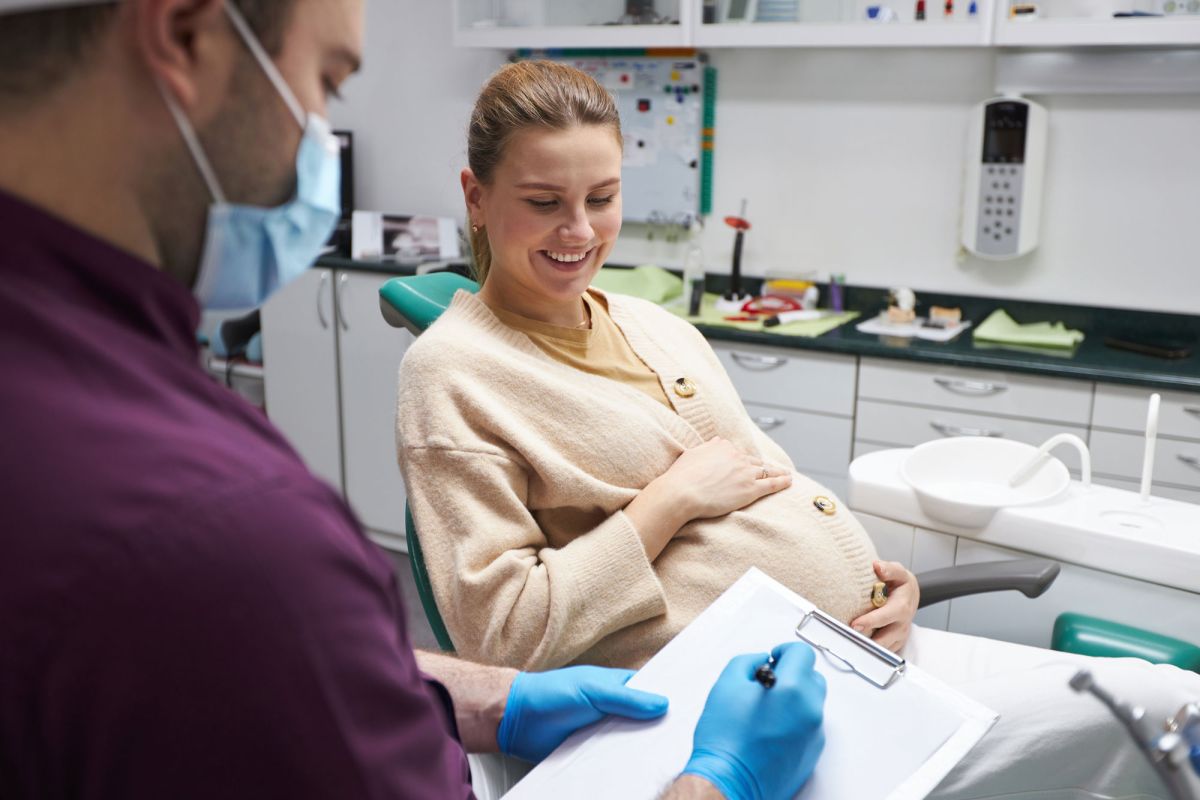 Orthodontie et grossesse : ce que les futures mamans doivent savoir